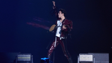 Dimash Kudaibergen: Tại sao cả thế giới “phát cuồng” trước một giọng hát?