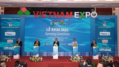Vietnam Expo 2024 quy tụ gần 600 gian hàng đến từ 16 quốc gia và vùng lãnh thổ
