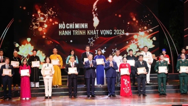 Hồ Chí Minh - Hành trình khát vọng 2024: Tôn vinh 25 điển hình tiêu biểu trong học tập và làm theo tư tưởng, đạo đức, phong cách Hồ Chí Minh