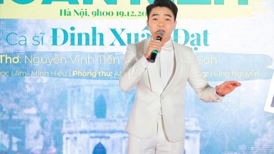 Á quân Giọng hát hay Hà Nội 2024 Đinh Xuân Đạt ra MV đầu tay về vẻ đẹp Hà Nội