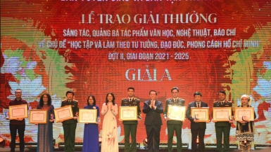 Trao giải tác phẩm văn học, nghệ thuật, báo chí tiêu biểu học tập và làm theo Bác Hồ