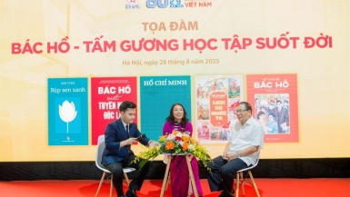 Bác Hồ - Tấm gương học tập suốt đời