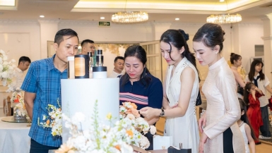 Nước hoa, mỹ phẩm cao cấp UNI: Tôn vinh vẻ đẹp quý phái từ trầm hương Việt