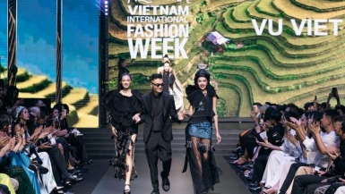 NTK Vũ Việt Hà được lựa chọn mở màn Tuần lễ thời trang quốc tế Việt Nam Thu đông 2025