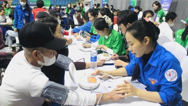 Hơn 1.000 người dân Hải Phòng được khám và sàng lọc bệnh ung thư đường tiêu hóa miễn phí