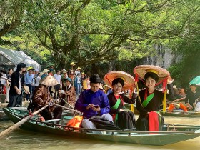 Khai mạc Tuần Du lịch Ninh Bình 'Sắc vàng Tam Cốc - Tràng An'