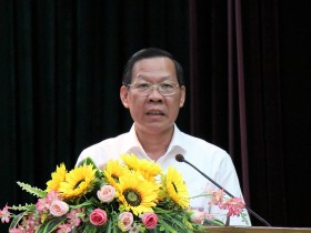 Chủ tịch UBND TP HCM Phan Văn Mãi: Kinh tế thành phố bị 'nội công, ngoại kích' suốt 6 tháng qua
