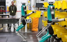 Amazon ra mắt robot làm việc trong kho hàng