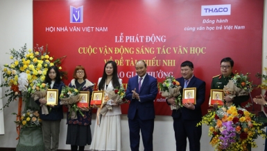 Phát động cuộc vận động sáng tác văn học về đề tài thiếu nhi, trao giải thưởng Tác giả trẻ lần thứ nhất