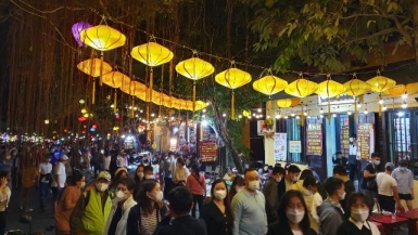 Đà Nẵng – Hội An đón hàng chục ngàn lượt khách đến du xuân