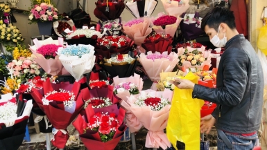 Thị trường hoa, quà tặng Valentine trầm lắng