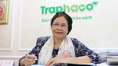 “Người đàn bà thuốc nam” Vũ Thị Thuận:   
 Phụ nữ cũng có thể lo cho nồi cơm nhà người khác