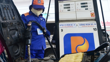 Bộ Công thương nói đủ, cửa hàng kêu thiếu xăng RON 95