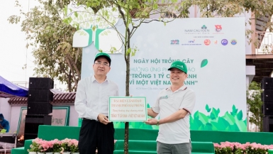 Ngày hội trồng cây tại Nam Cầu Kiền: Lan tỏa thông điệp vì màu xanh đất nước