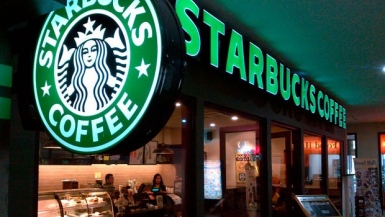 Hệ thống Starbucks ở Mỹ đóng cửa để đào tạo lại nhân viên