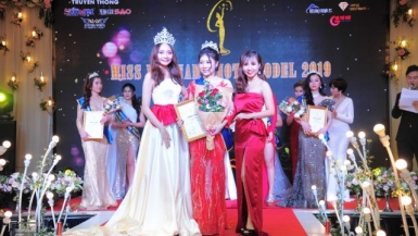 Hoa hậu 19 tuổi ngồi “ghế nóng” Miss Vietnam Photo Model 2019