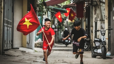 Hà Nội rực rỡ cờ hoa mừng 45 năm Ngày Giải phóng miền Nam