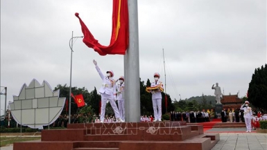 Lễ thượng cờ và khánh thành cột cờ Tổ quốc trên đảo Cô Tô