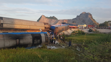 Khẩn trương khắc phục, điều tra vụ lật tàu nghiêm trọng tại Thanh Hóa