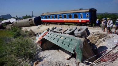 Lãnh đạo Bộ GTVT nhận trách nhiệm sau những tai nạn đường sắt liên tiếp
