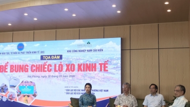 Để bung chiếc lò xo kinh tế