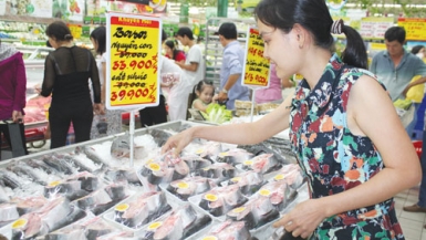 Người Việt chi trăm triệu USD mỗi tháng để nhập tôm, cá