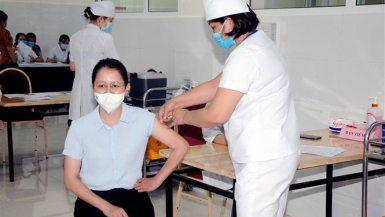 Điều chuyển 10.000 liều vaccine phòng COVID-19 cho Bắc Giang