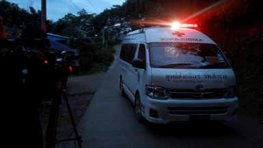Đội bóng nhí Thái Lan mắc kẹt trong hang: Đã cứu được 4 thành viên