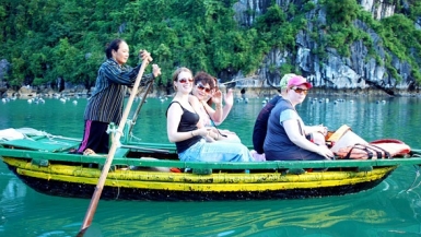 Hơn 60% khách quốc tế đến Việt Nam theo hình thức tự đi