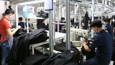 Sản xuất khẩu trang tiếp tục là cứu cánh của doanh nghiệp dệt may