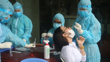 Hà Nội lấy 1 triệu mẫu xét nghiệm cho nhóm người nguy cơ cao, khu vực nguy cơ cao