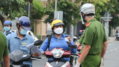Những ai được phép ra đường tại Thành phố Hồ Chí Minh từ 0h ngày 23/8?