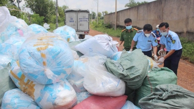 Đồng Nai, phát hiện trên 1 tấn khẩu trang lỗi được tái chế tung ra thị trường
