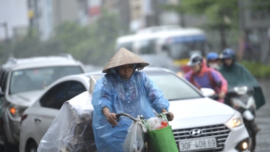 Thời tiết ngày 12/9: Bắc Bộ mưa dông, Trung Bộ nắng nóng