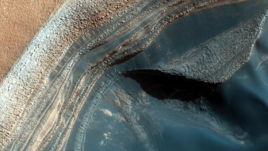 Phát hiện nhiều hồ nước mặn trên sao Hỏa