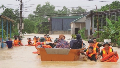 Bộ Y tế cấp 4,2 triệu viên sát khuẩn nước cho các địa phương bị ảnh hưởng do mưa lũ