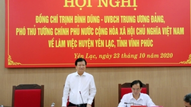 Phó Thủ tướng Chính phủ Trịnh Đình Dũng về làm việc tại huyện Yên Lạc