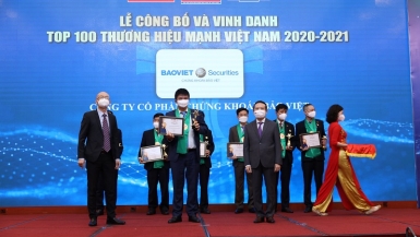 Chứng khoán Bảo Việt 7 năm liên tiếp nằm trong “Top 100 Thương hiệu mạnh Việt Nam”