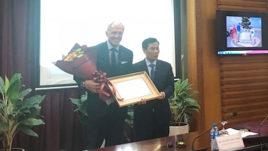 Huyền thoại golf Greg Norman chính thức là Đại sứ Du lịch Việt Nam