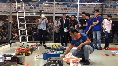 Ra mắt giải đấu Robot đại chiến – Robofight 2018