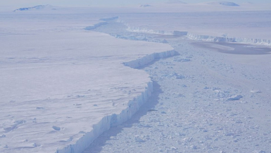 Phát hiện ‘thành phố băng trôi’ khổng lồ ở Nam Cực