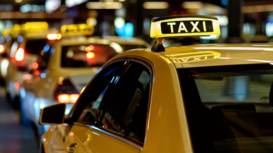 Quản lý taxi Hà Nội: Sẽ chung màu, hoạt động theo vùng?