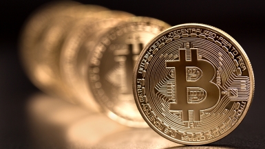Bitcoin đạt mốc 16.000 USD