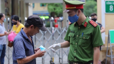 Tăng cường kiểm tra, xử phạt các trường hợp không đeo khẩu trang nơi công cộng