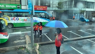 Kuala Lumpur đang mưa to, Việt Nam và Malaysia sẽ đá dưới sân trơn ướt