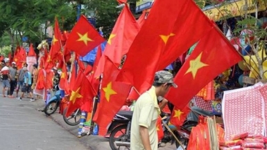 Các sản phẩm ‘ăn theo’ đội tuyển Việt Nam bị đẩy giá gấp 2 – 3 lần