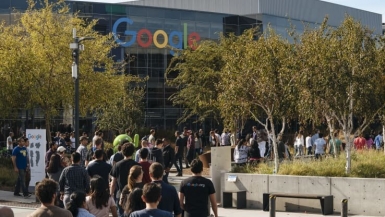 Google bị cáo buộc theo dõi nhân viên bất hợp pháp