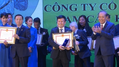 Doanh nhân Phạm Hồng Điệp vinh dự nhận Giải thưởng Môi trường Việt Nam