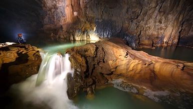 Quảng Bình thu hút du khách đến với “Vương quốc hang động”