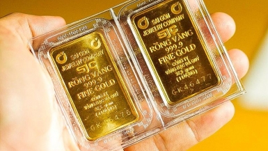 Giá vàng chiều 5/12 bật mạnh, vàng nhẫn áp sát 155 triệu